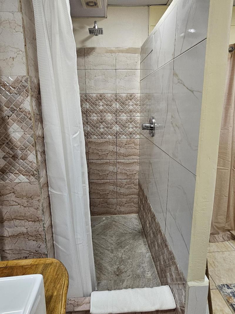 Beres Vale Apartments image