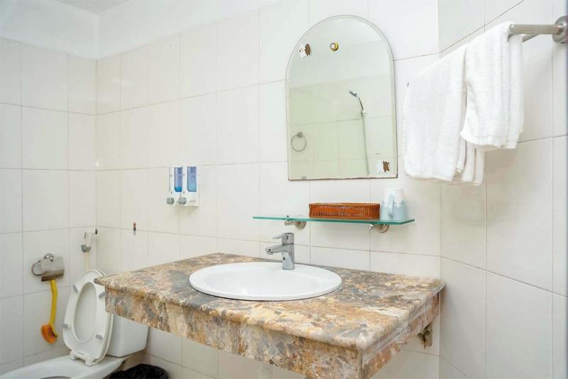 Lotus Hotel 2 Khach San Bac Ninh image