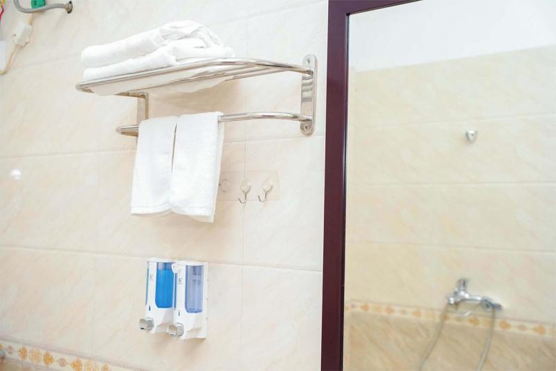 Lotus Hotel 2 Khach San Bac Ninh image