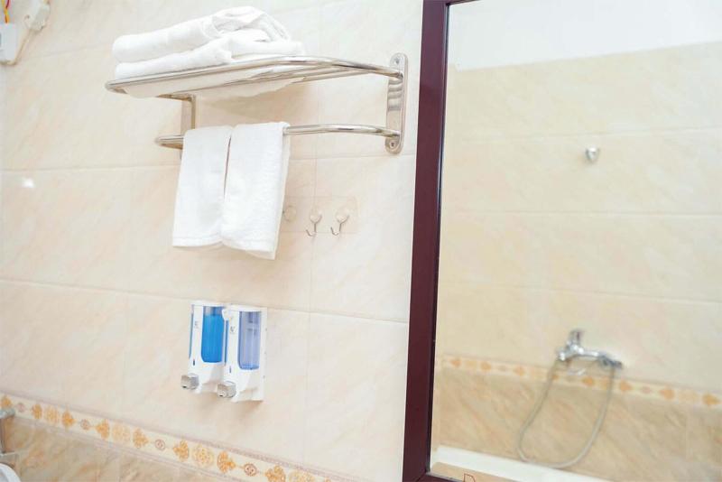 Lotus Hotel 2 Khach San Bac Ninh image