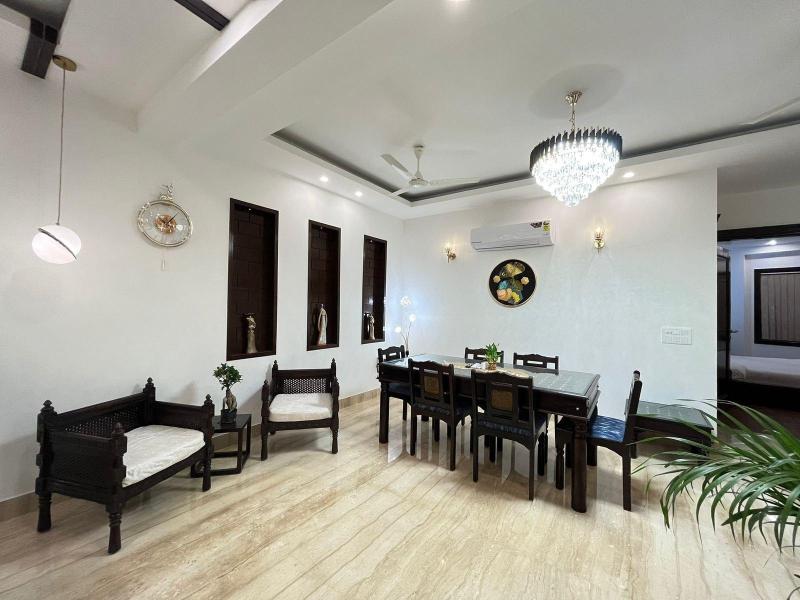 Bedchambers Serviced Apartments South image
