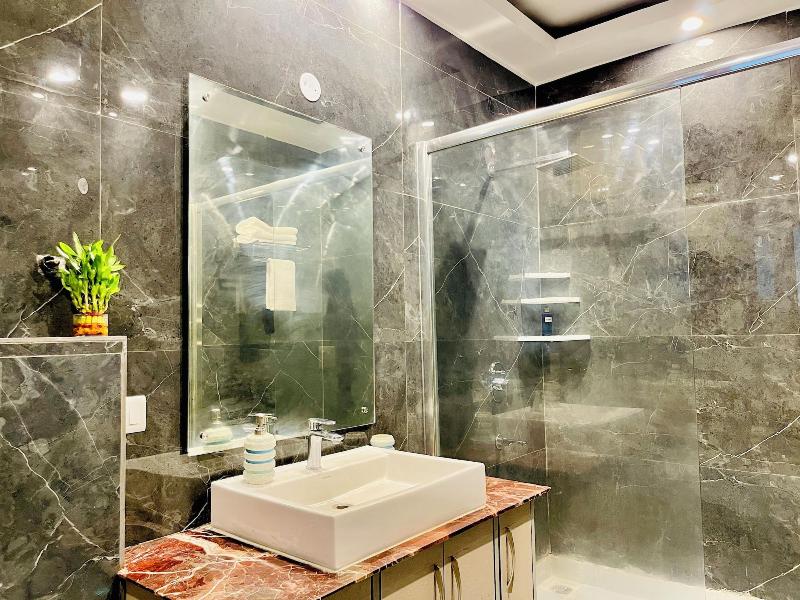 Bedchambers Serviced Apartments South image