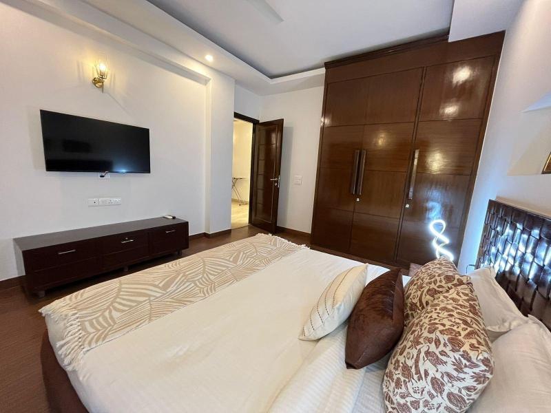 Bedchambers Serviced Apartments South image