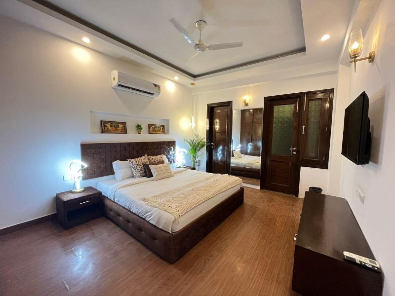 Bedchambers Serviced Apartments South image