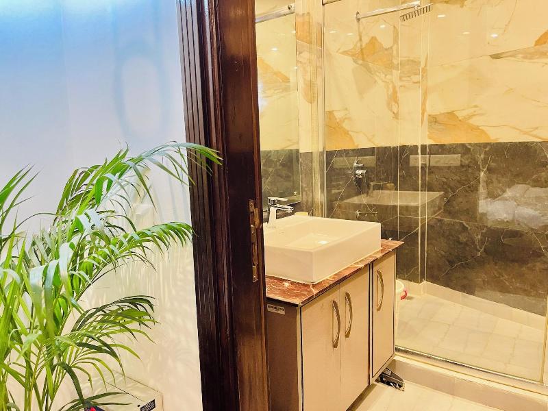 Bedchambers Serviced Apartments South image