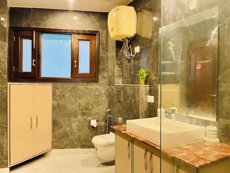 Bedchambers Serviced Apartments South image