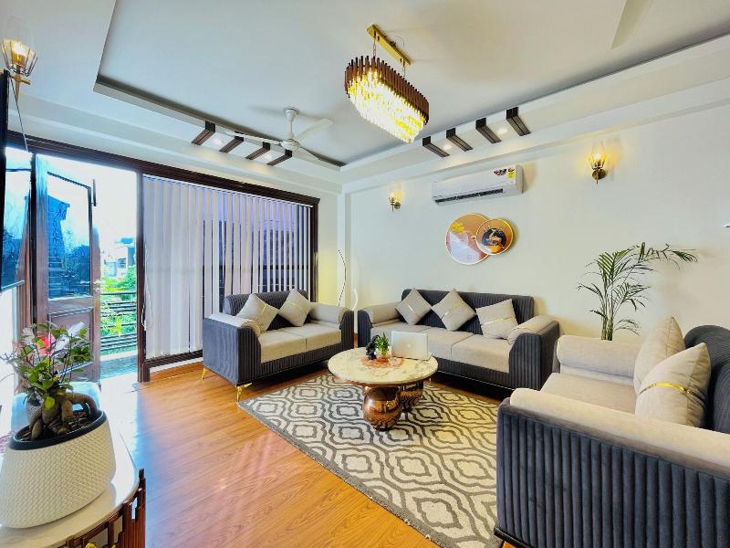 Bedchambers Serviced Apartments South image