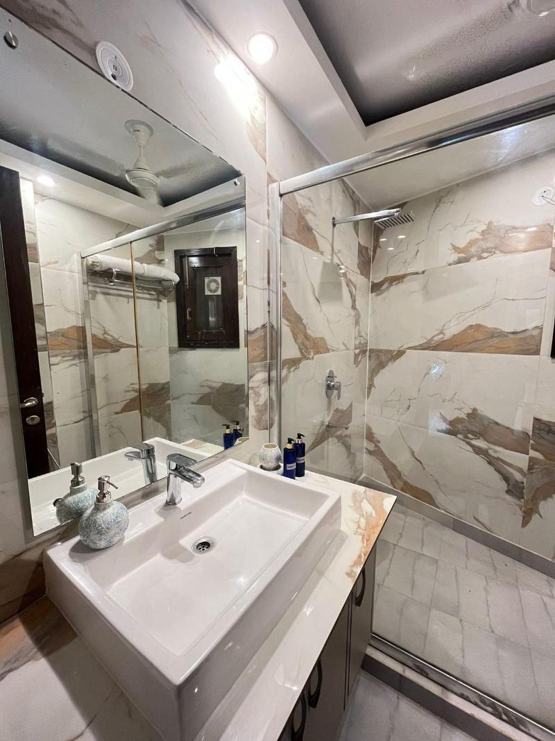 Bedchambers Serviced Apartments South image