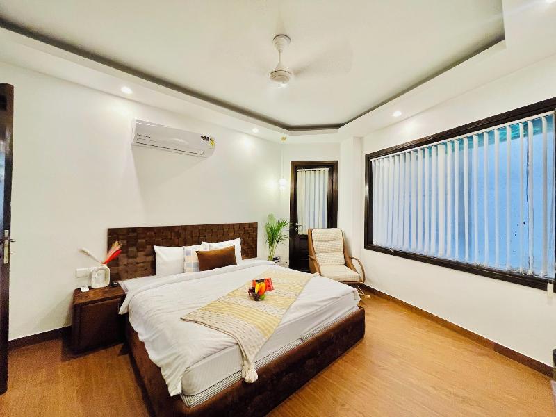 Bedchambers Serviced Apartments South image