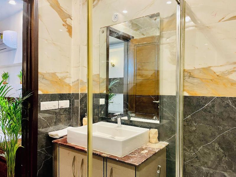 Bedchambers Serviced Apartments South image