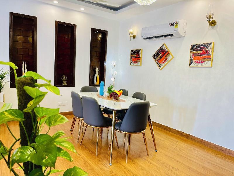 Bedchambers Serviced Apartments South image