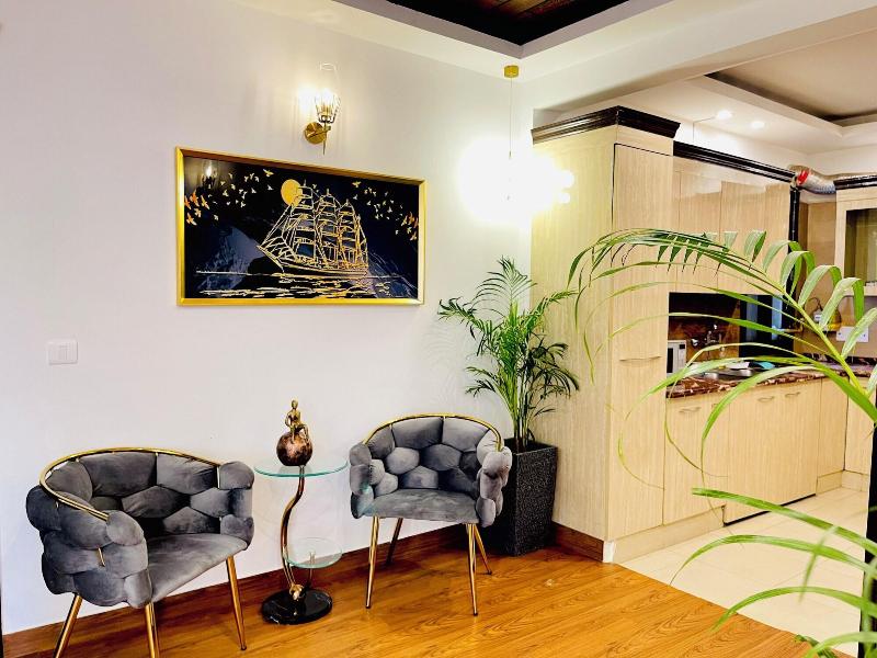 Bedchambers Serviced Apartments South image