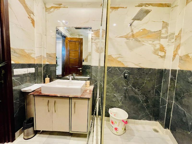 Bedchambers Serviced Apartments South image