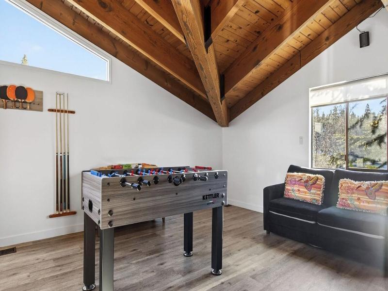 Honeypot By Avantstay Indoor Pool Hot Tub image