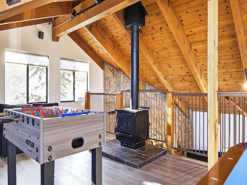 Honeypot By Avantstay Indoor Pool Hot Tub image