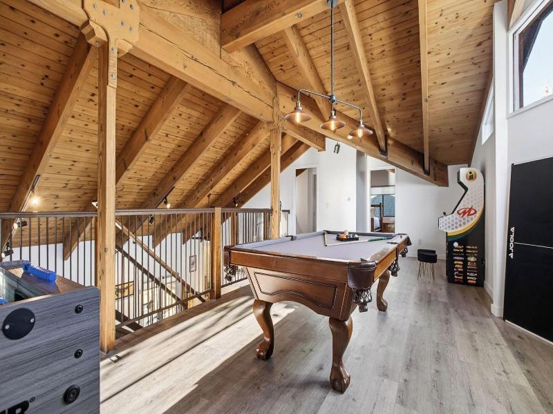 Honeypot By Avantstay Indoor Pool Hot Tub image