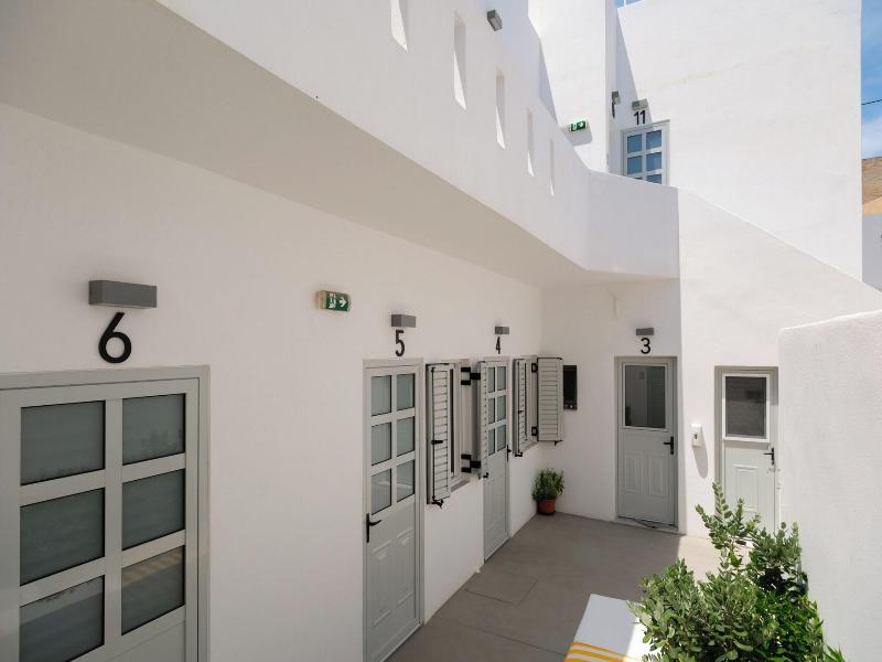 Pelican Paros image