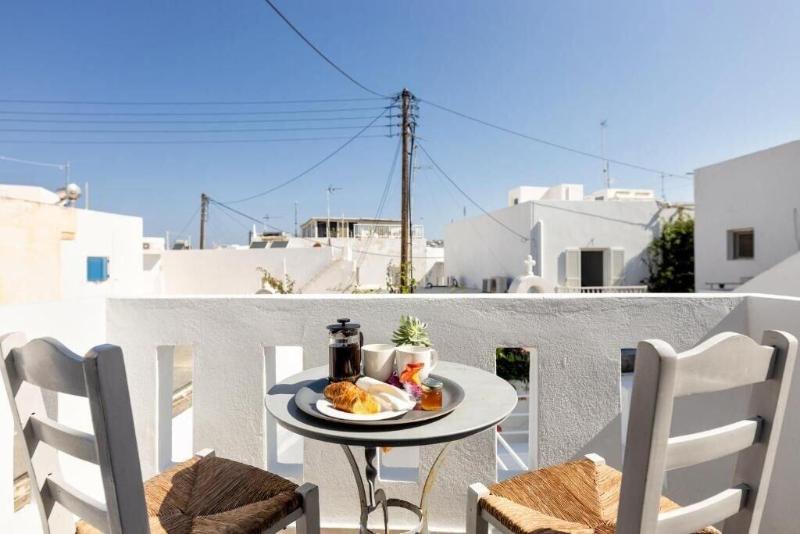 Pelican Paros image