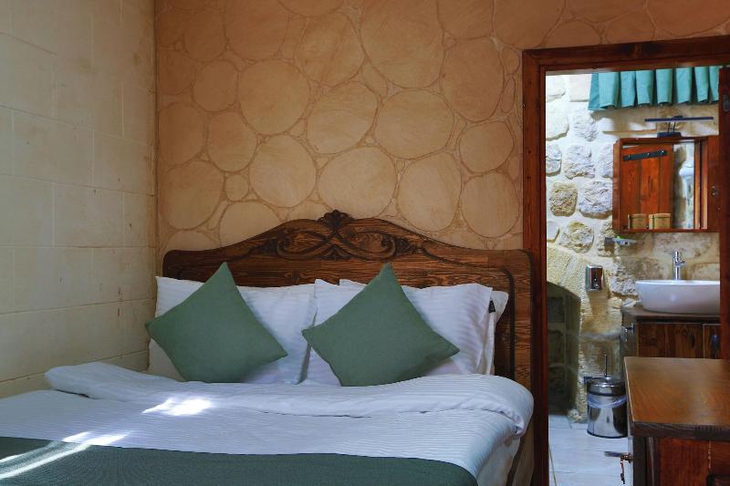 Aryan Otel image
