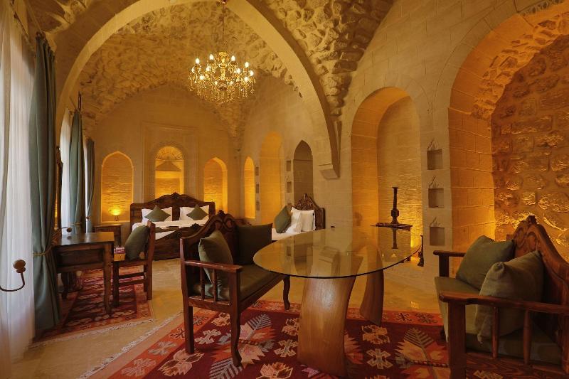 Aryan Otel image