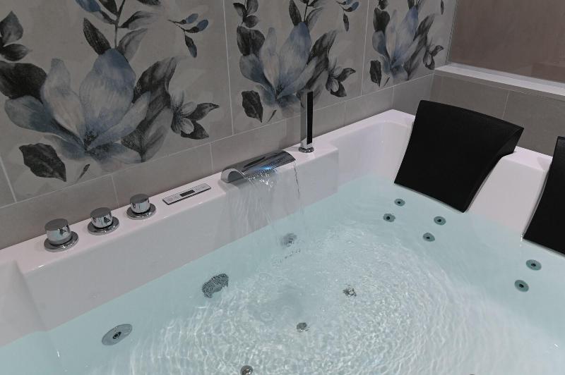 Slopes Suites And Spa image