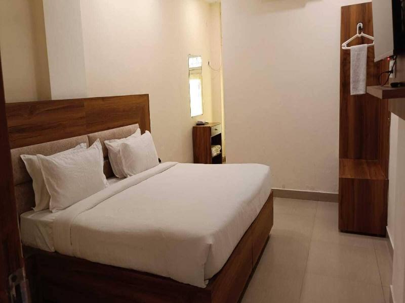 Avisha Express image