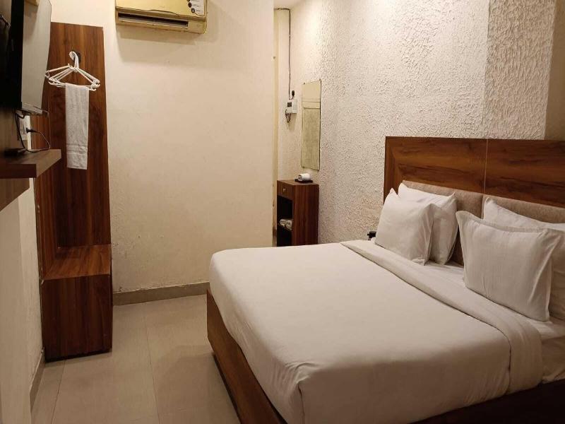 Avisha Express image