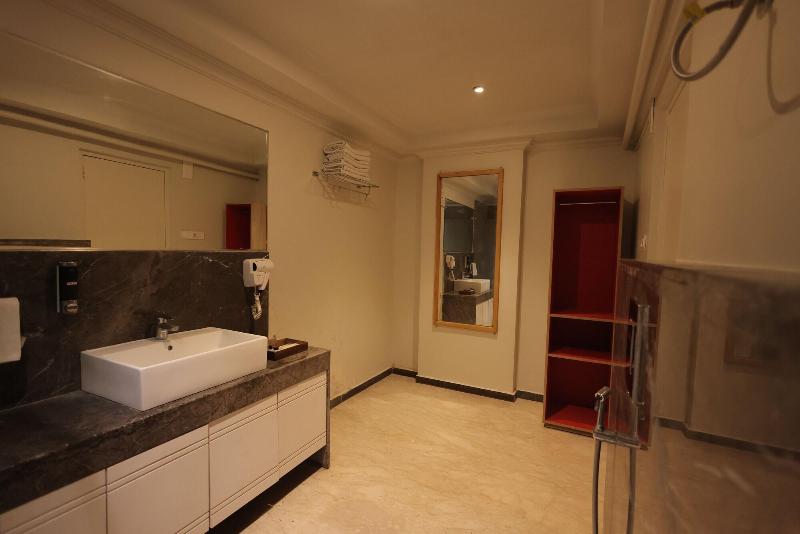Phoenix Unmatched Comfort image