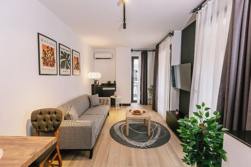 Ella Suites Hotel image