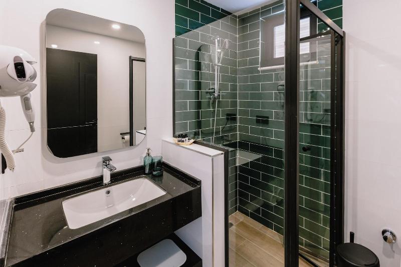 Ella Suites Hotel image