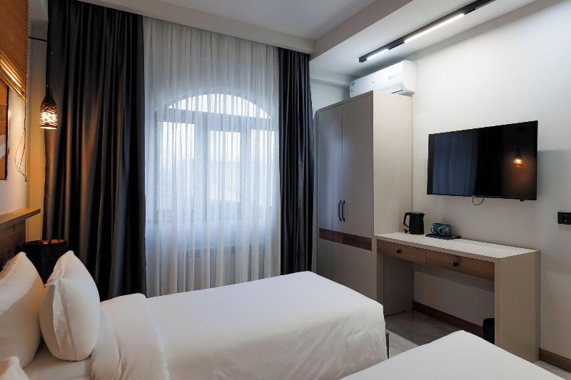 Hotel 28 image