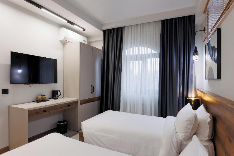 Hotel 28 image