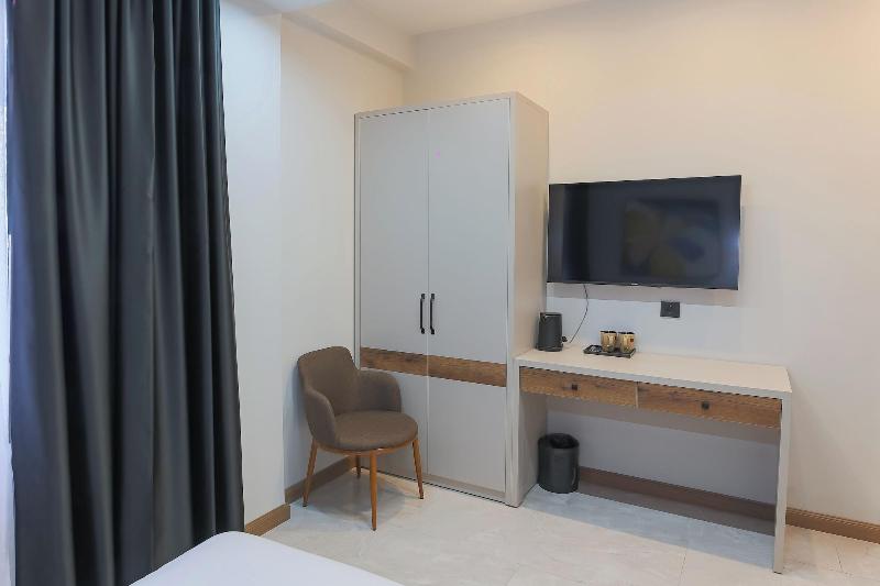 Hotel 28 image