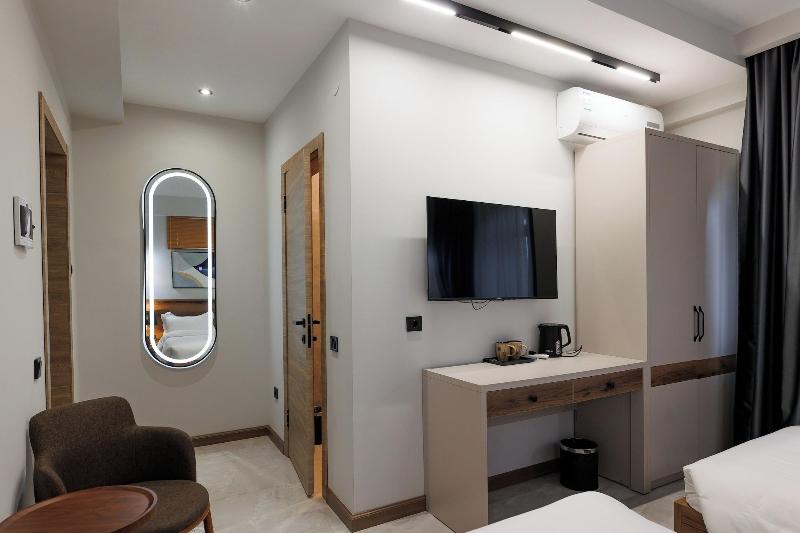 Hotel 28 image