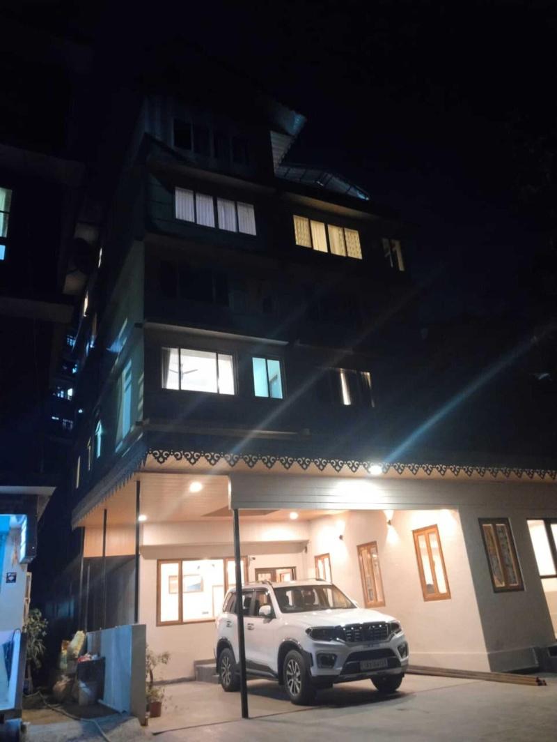The Bassu S Gangtok — general view