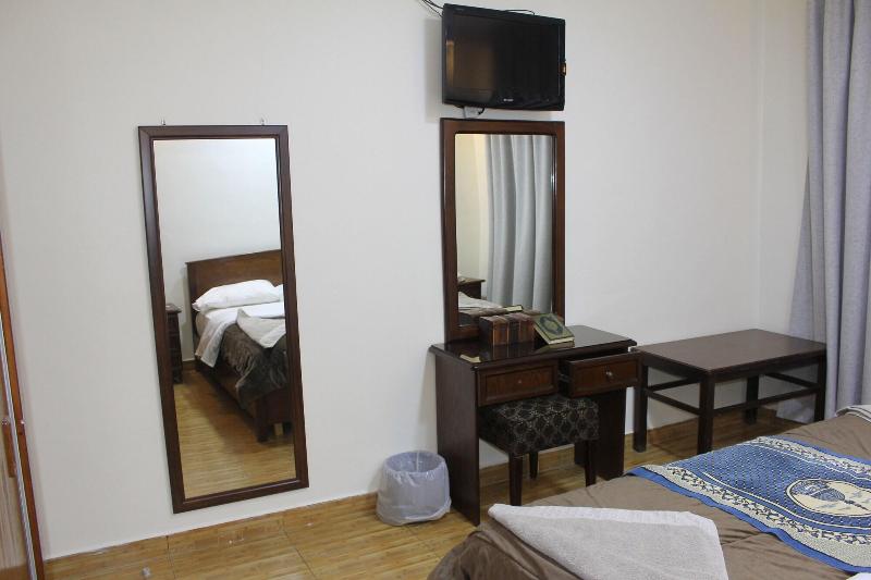 Al Ahfad Hotel Apartments image
