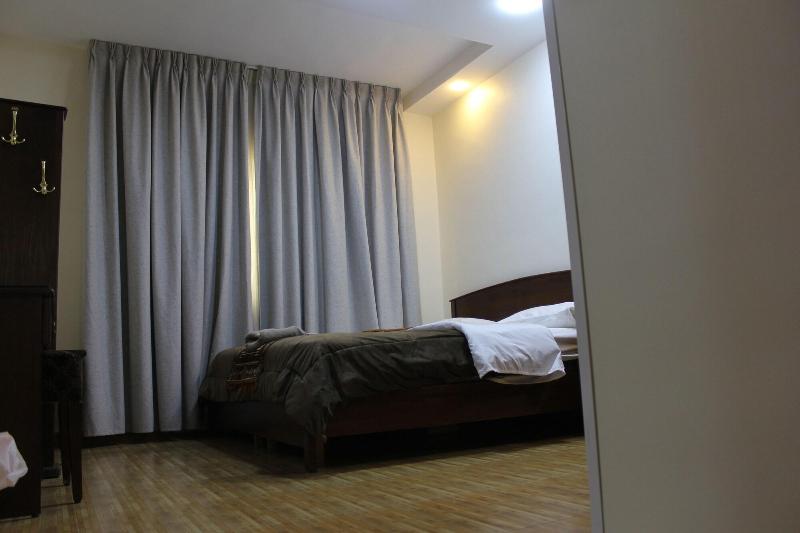 Al Ahfad Hotel Apartments image