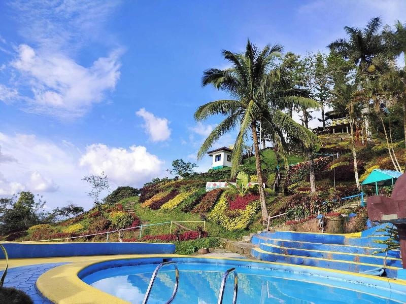 Jvr Island In The Sky Resort