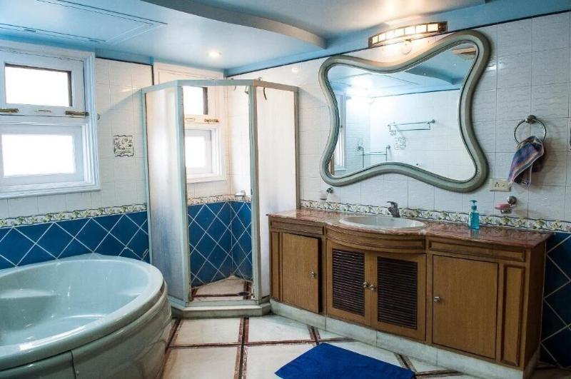 Villa 33 Bed Breakfast image