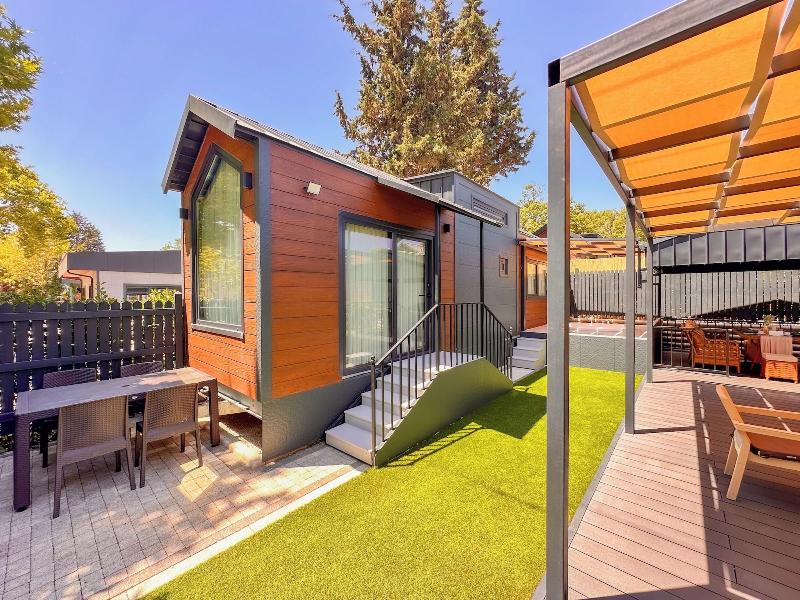 Baronet Tiny House Boutique Hotel image