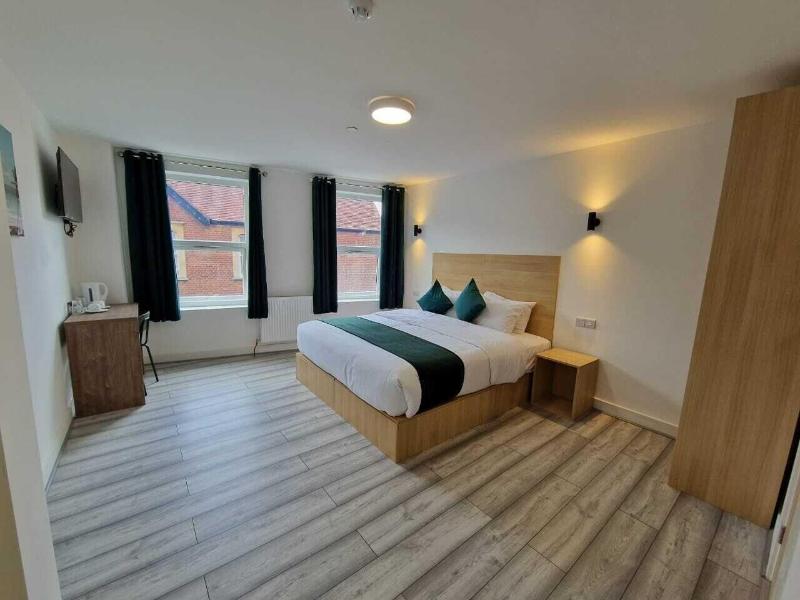 Crown House image