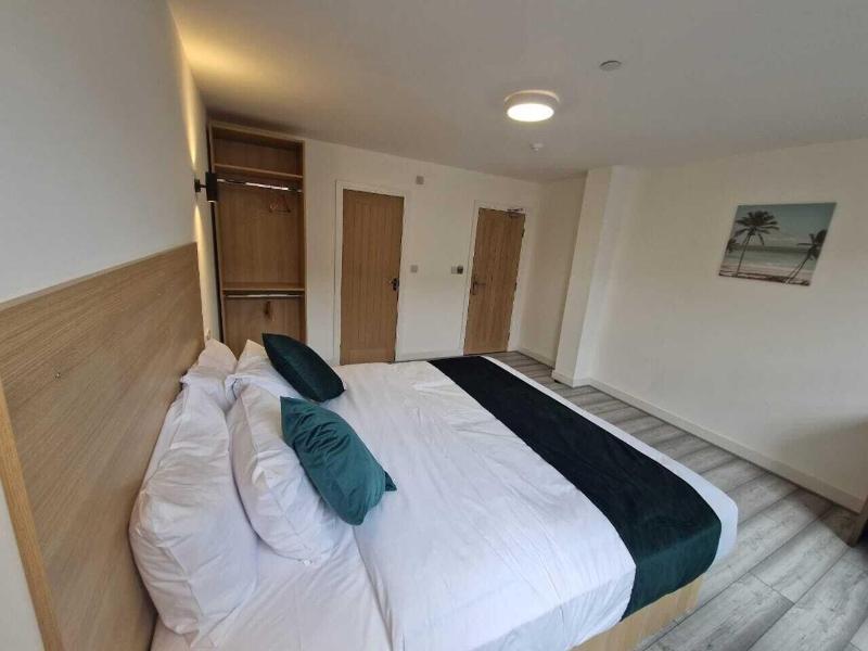 Crown House image