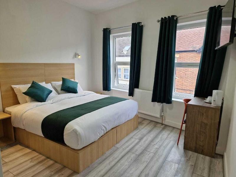 Crown House image