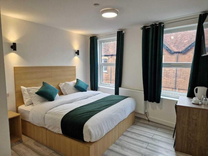 Crown House image