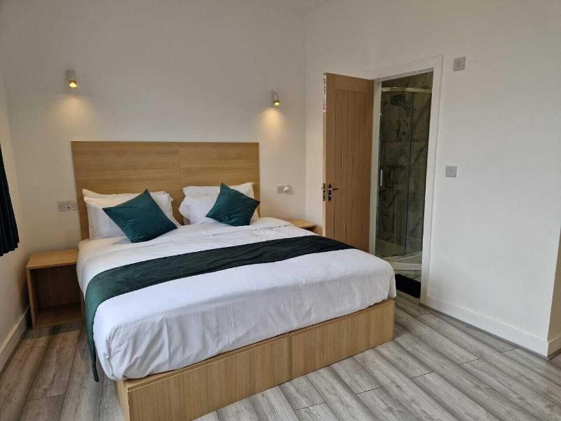 Crown House image