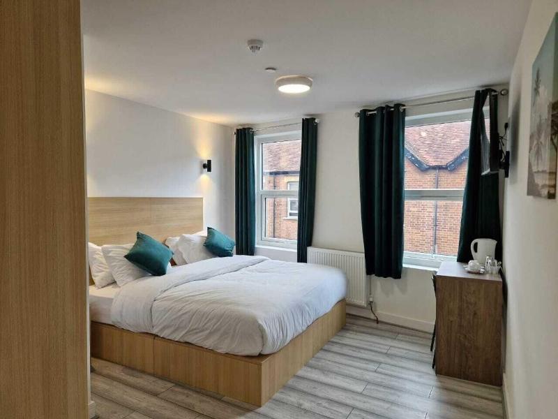 Crown House image