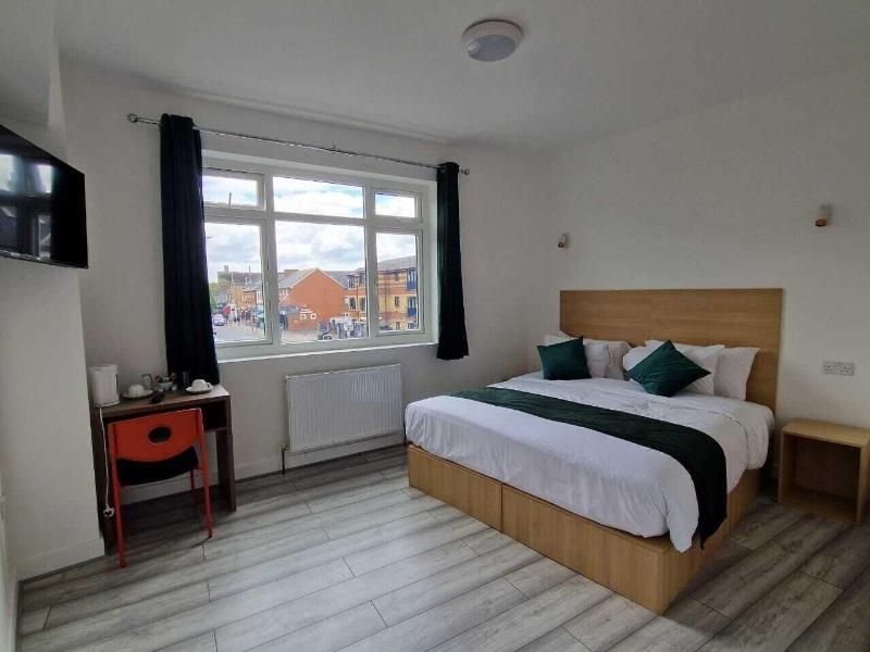 Crown House image
