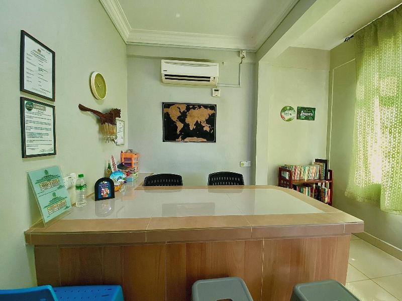 Oyo 91002 D Qamar Motel image