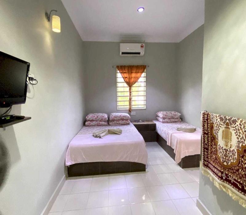 Oyo 91002 D Qamar Motel image