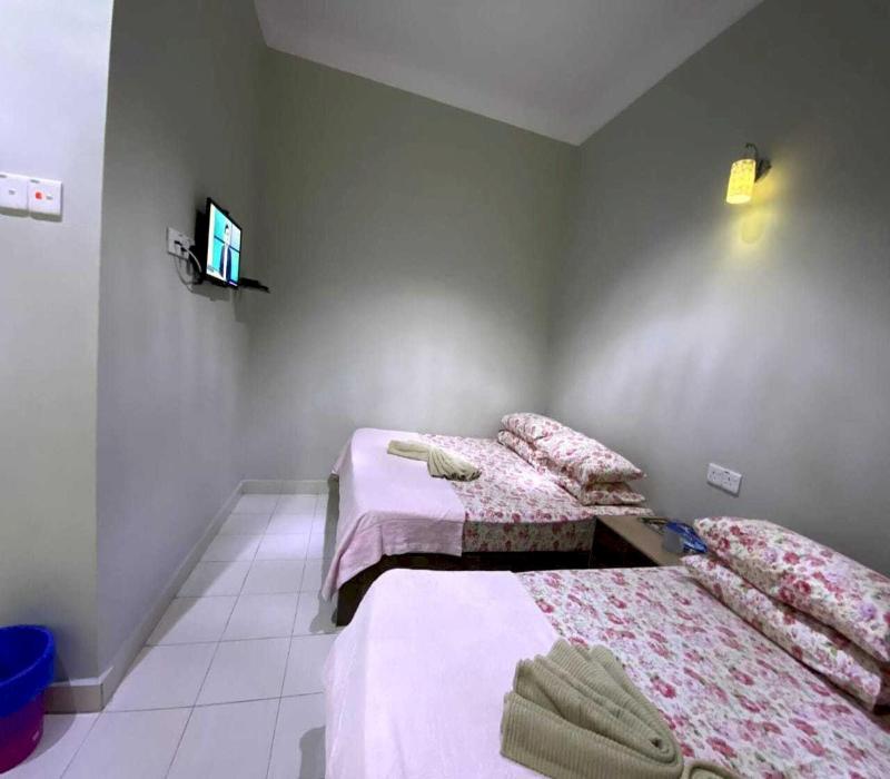 Oyo 91002 D Qamar Motel image